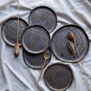 Farmhouse stoneware plate set